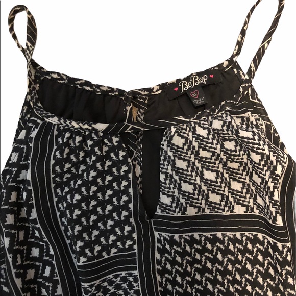 Women’s Abstract Print Dress - Picture 7 of 8